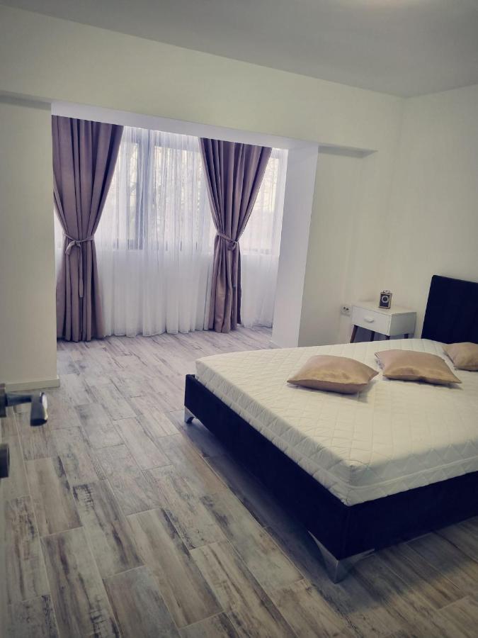 Luxurious Apartment With 3 Rooms And 2 Bathrooms In Corabia Buitenkant foto