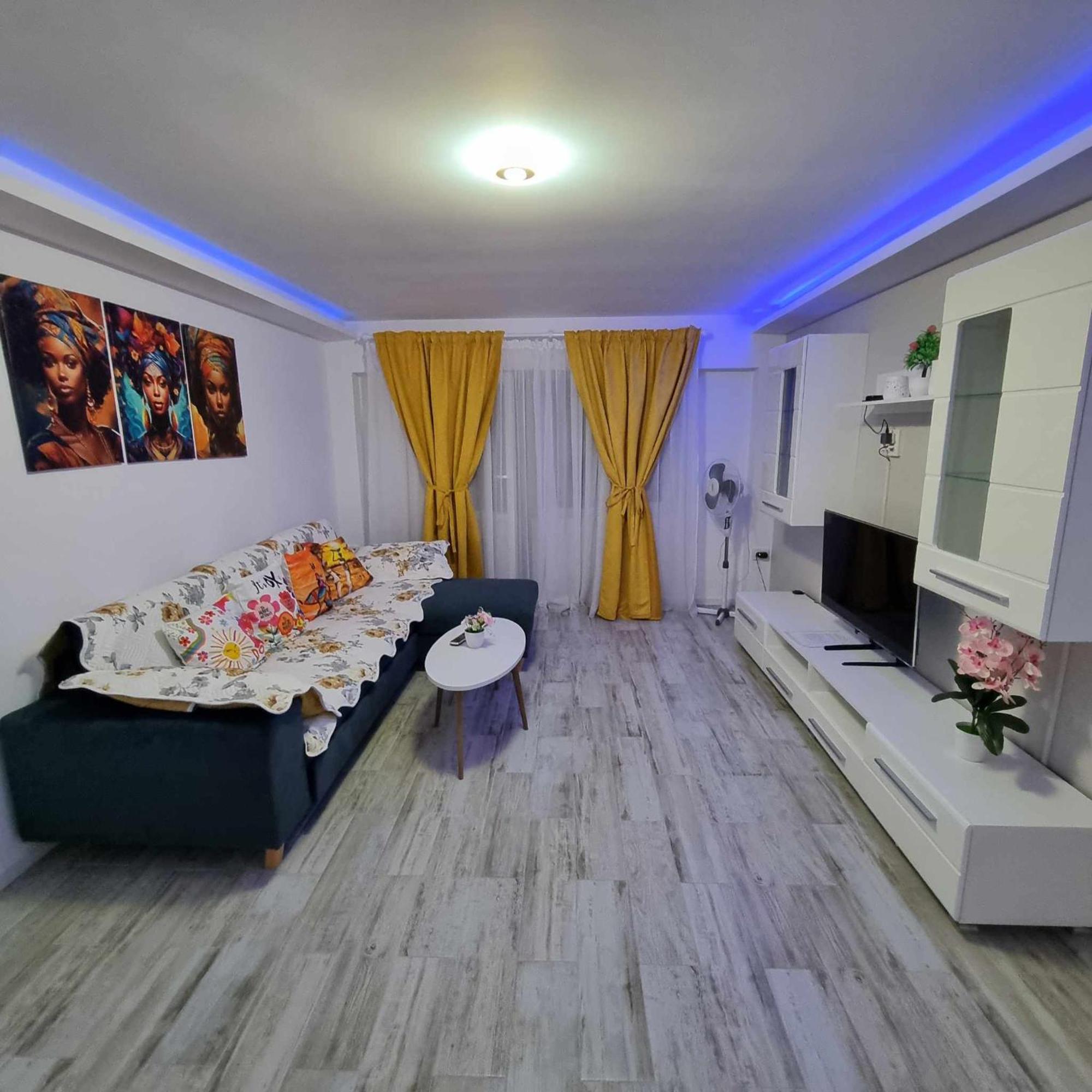 Luxurious Apartment With 3 Rooms And 2 Bathrooms In Corabia Buitenkant foto